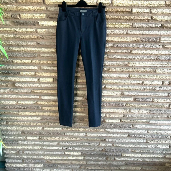 Vince Black Stretch Flat Front Jeans  Size 8 - Picture 6 of 6
